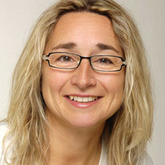 andrea-h-portrait-klein